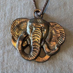Elephant pendant necklack